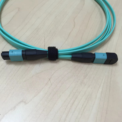 MPO/UPC - Homme MPO/APC - Femme câble à fibre optique OM3 FTTH 12 cœurs câble à fibre optique
