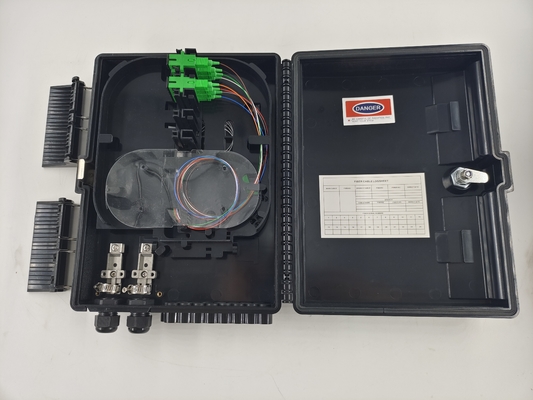 Boîte de terminaison de fibre optique extérieure à 16 cœurs avec SC Splitter nap ftth Boîte de distribution de fibres Boîte de terminaison de fibres