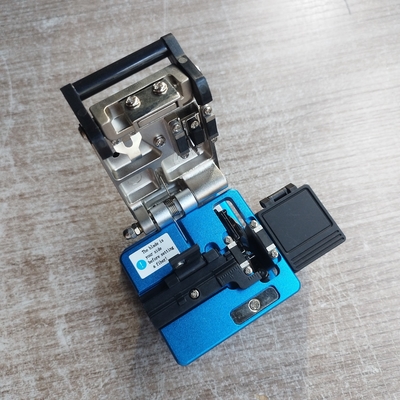Kit de découpage de fibres optiques de haute précision pour la découpe de fibres nues de 9 à 16 mm ≤ 0,5°