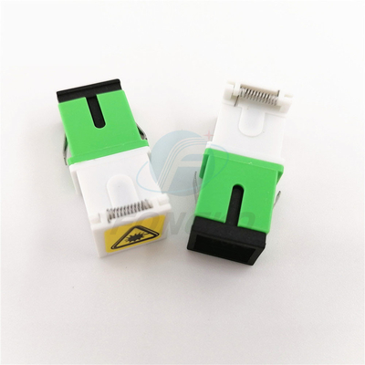 Adaptateur à fibres mono-mode Shell blanc vert SC/APC Adaptateur à volets automatiques avec éclats métalliques et stabilité à température ≤ 0,20 dB